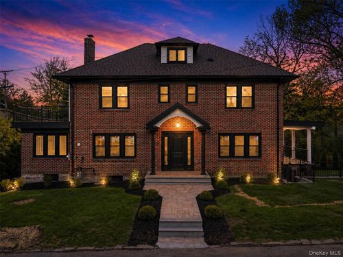 40 Calhoun Ave, New Rochelle, NY, 10801-3109 | Card Image