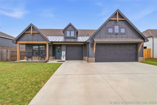 13827 S Quincy St, Glenpool, OK, 74033-3848 | Card Image