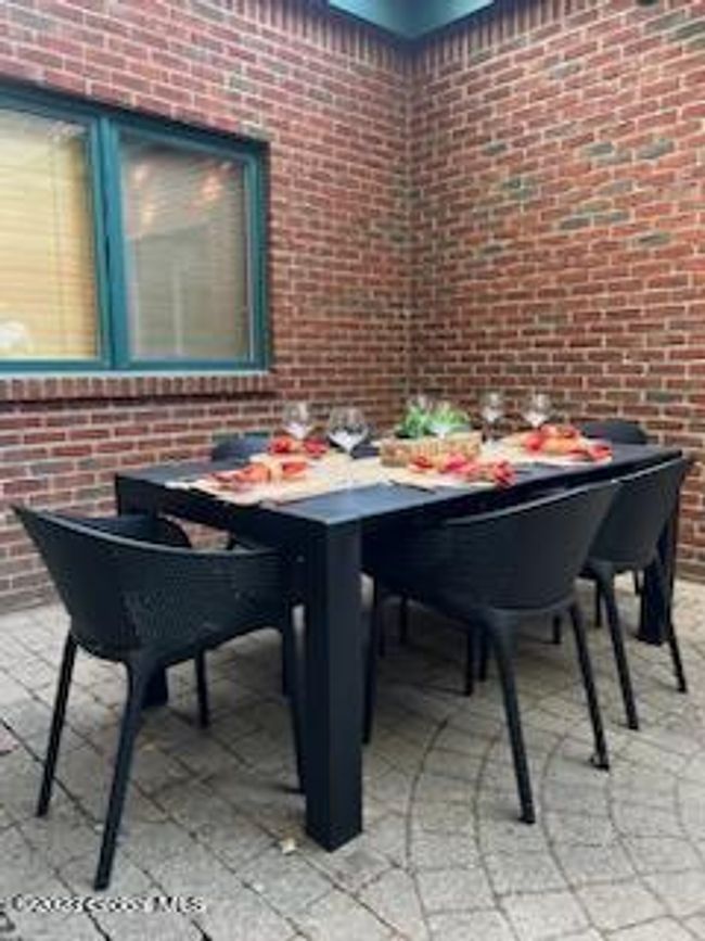 217 Colonial Avenue, Sold in Albany Zoocasa