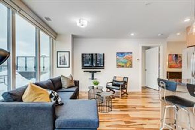 1502 - 303 13 Ave Sw, Condo with 2 bedrooms, 2 bathrooms and 1 parking in Calgary AB | Image 4