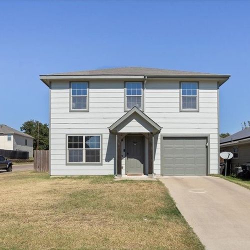 1501 Sierra Estate Trl, Fort Worth, TX, 76119-2670 | Card Image