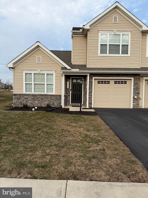 2629 Brownstone Dr, DOVER, PA, 17315-3946 | Card Image