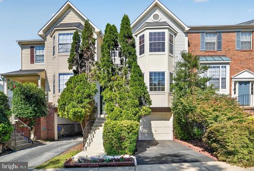 6888 Kerrywood Cir, CENTREVILLE, VA, 20121-5037 | Card Image