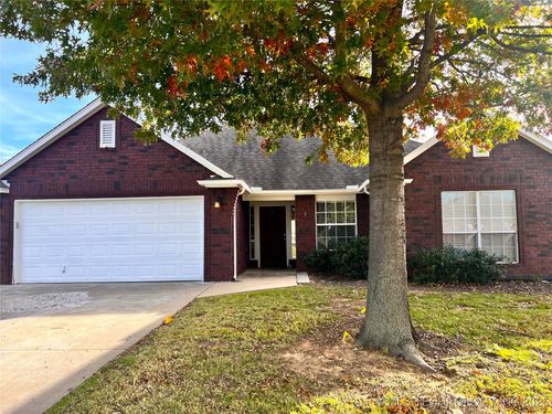 10304 E 98th Street N, Owasso, OK, 74055 | Card Image