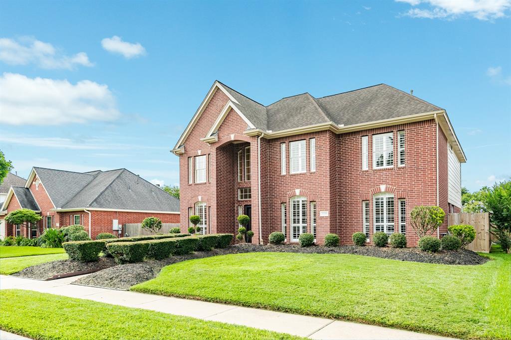 Brett Dr, Pearland, TX 77584