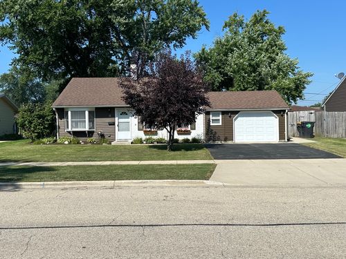 11 Edgewood Dr, Streamwood, IL, 60107-1612 | Card Image