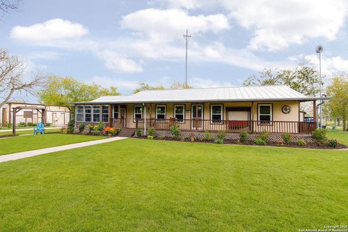 256 County Road 5716, Natalia, TX, 78059-2359 | Card Image