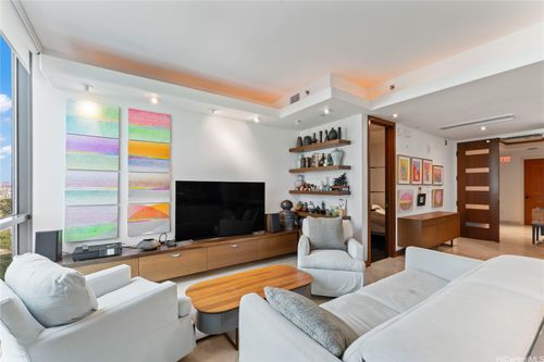 12b-1199 Bishop St, Honolulu, HI, 96813-2874 | Card Image