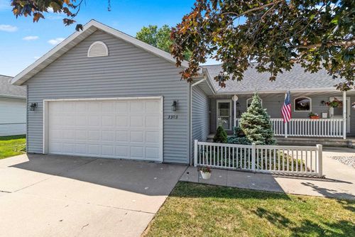 3303 E Heidemann Drive, APPLETON, WI, 54915 | Card Image