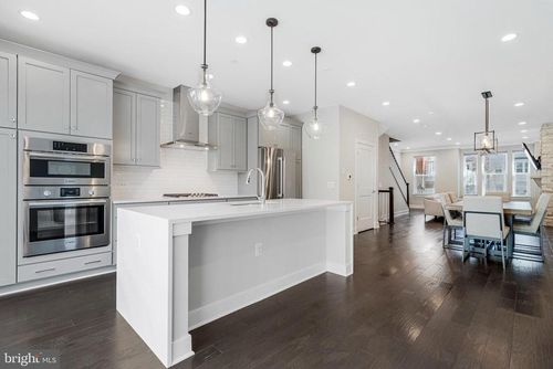 10326 Grosvenor Pl, NORTH BETHESDA, MD, 20852-4754 | Card Image