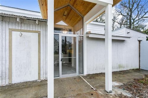 b-2020 Woodrow St, Mandeville, LA, 70448-5228 | Card Image