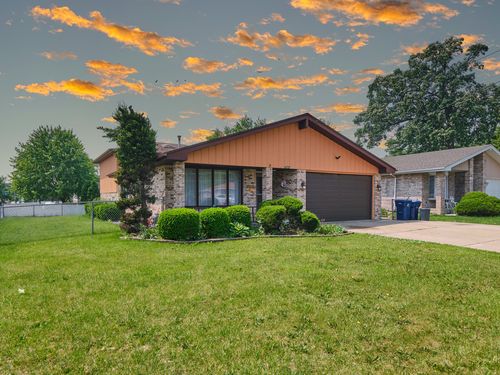 7201 W 110th St, Worth, IL, 60482-1115 | Card Image