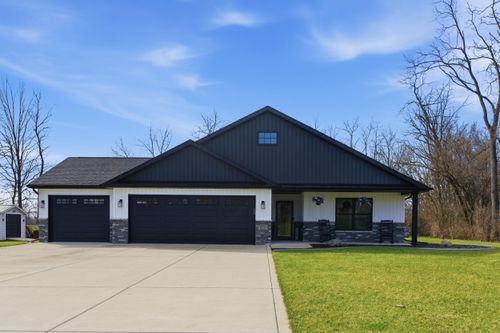 823 11th St Sw, Demotte, IN, 46310-9229 | Card Image