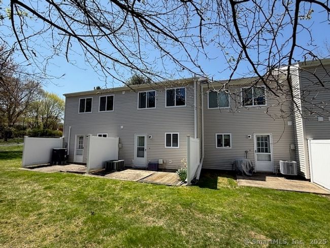 31 Cortland Pl, Condo with 2 bedrooms, 2 bathrooms and null parking in Ansonia CT | Image 4