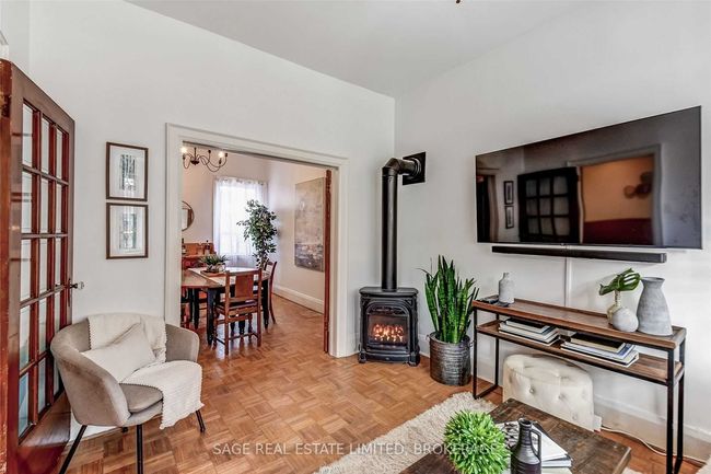 40 Euclid Ave, House attached with 3 bedrooms, 2 bathrooms and 1 parking in Toronto ON | Image 11