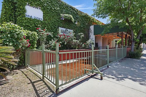 b-560 W 18th St, Merced, CA, 95340-4707 | Card Image