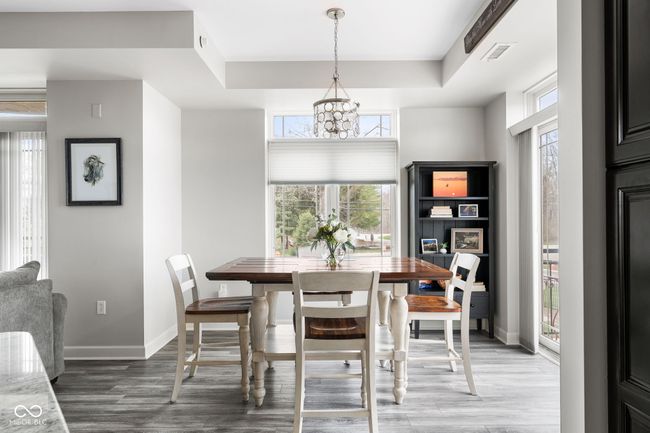 Sunny dining room | Image 17