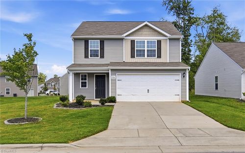 2106 Briar Run Dr, Greensboro, NC, 27405-9819 | Card Image