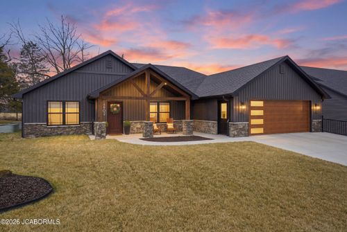 4902 Nolan Ln, JEFFERSON CITY, MO, 65109-1576 | Card Image