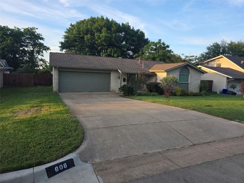 608 Shelmar Dr, Euless, TX, 76039-2522 | Card Image