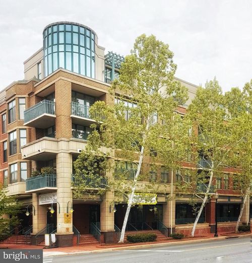 417-502 W Broad St, FALLS CHURCH, VA, 22046-3246 | Card Image