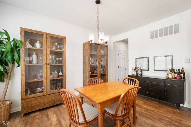 Dining Area | Image 5