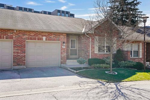 17-1337 Commissioners Rd W, London, ON, N6K4V2 | Card Image