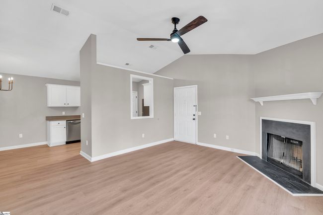805 Pelham Square Way, Condo with 3 bedrooms, 2 bathrooms and null parking in Greer SC | Image 9