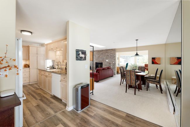 214 - 1585 Field Rd, Townhouse with 3 bedrooms, 2 bathrooms and 2 parking in Sechelt BC | Image 7