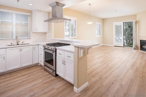 105-4080 Front St, San Diego, CA, 92103-4029 | Card Image