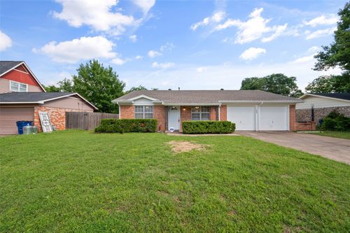 230 Ne Craig St, Burleson, TX, 76028-3506 | Card Image