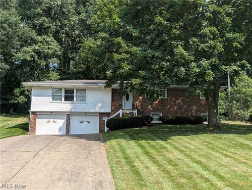 2400 Willow Brook Drive Nw, Dover, OH, 44622 | Card Image