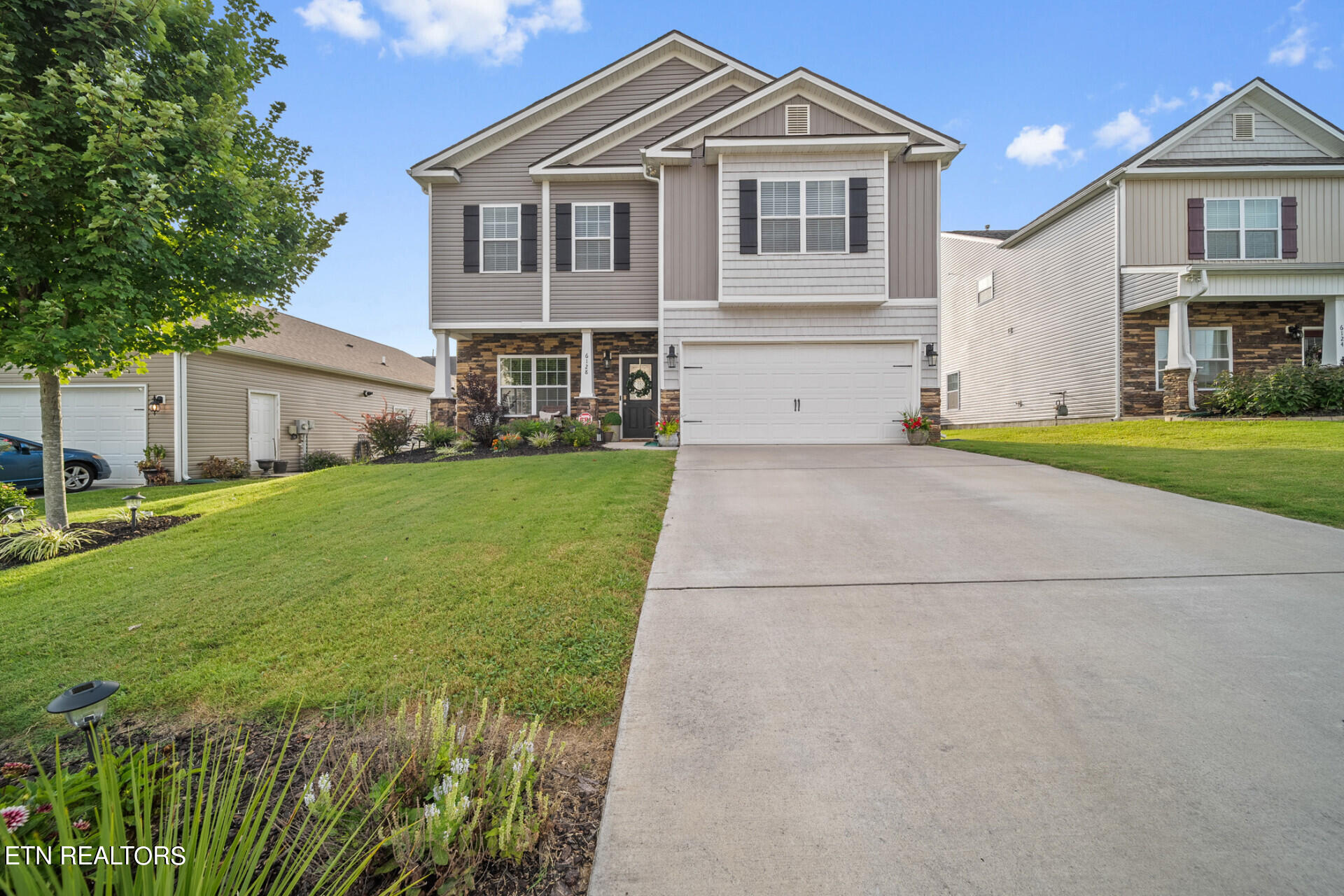 Pembridge Rd, Knoxville, TN 37912