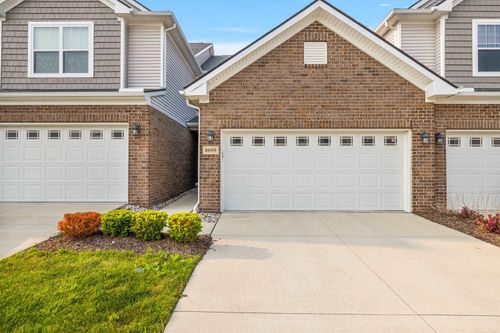 8699 Pioneer St, Washington Twp, MI, 48094-2972 | Card Image