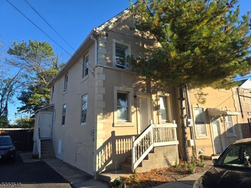 22 South St, Manville, NJ, 08835-1861 | Card Image