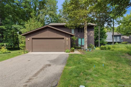 6608 Red Cedar Ln, West Bloomfield, MI, 48324-3766 | Card Image