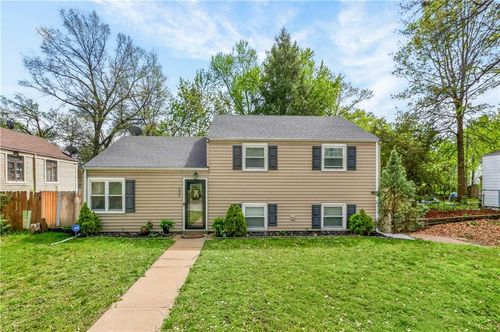 639 Ne 45th St, Kansas City, MO, 64116-1817 | Card Image