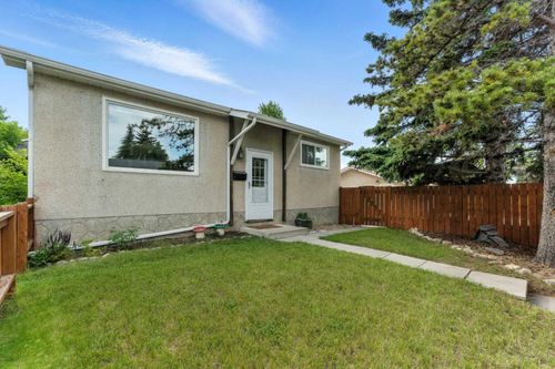 3111 33 Street Se, Calgary, AB, T2B0V3 | Card Image
