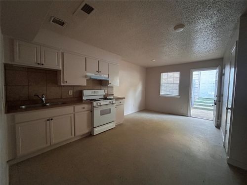 4800 E Stassney Ln, Austin, TX, 78744-3732 | Card Image