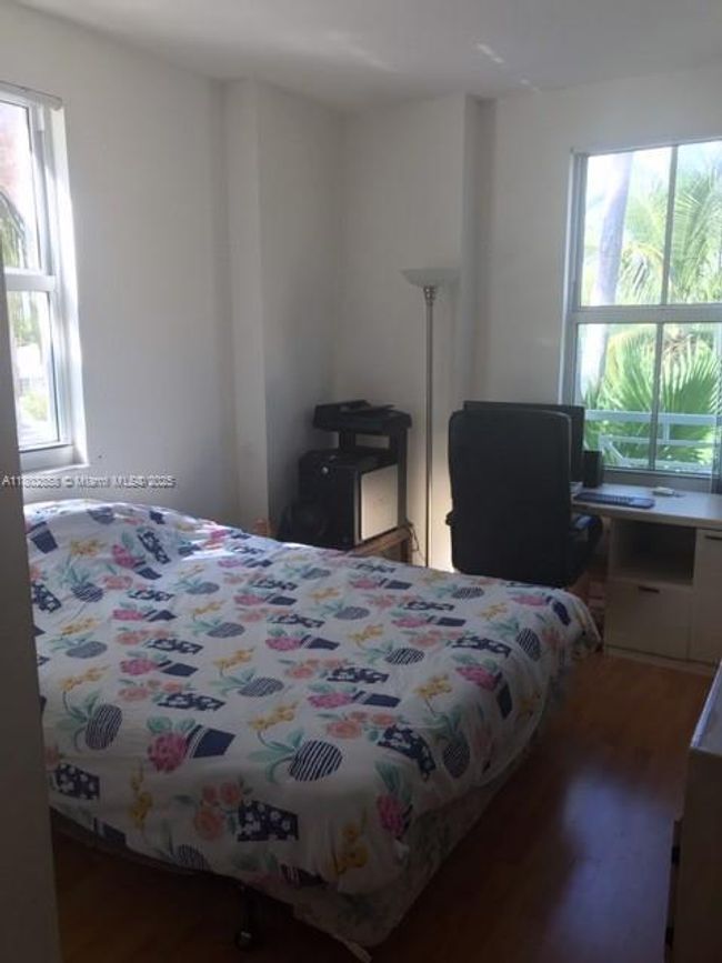 APT-12 - 9172 Collins Ave, Condo with 3 bedrooms, 2 bathrooms and null parking in Surfside FL | Image 8