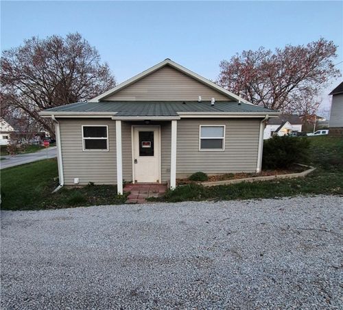207 N Jackson St, Newton, IL, 62448-1945 | Card Image