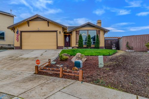 418 Phoenix Hills Dr, Phoenix, OR, 97535 | Card Image