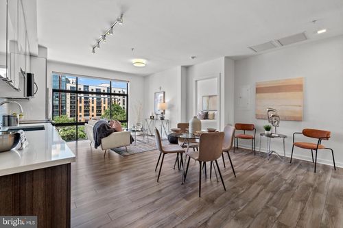 505-911 2nd St Ne, WASHINGTON, DC, 20002-4033 | Card Image