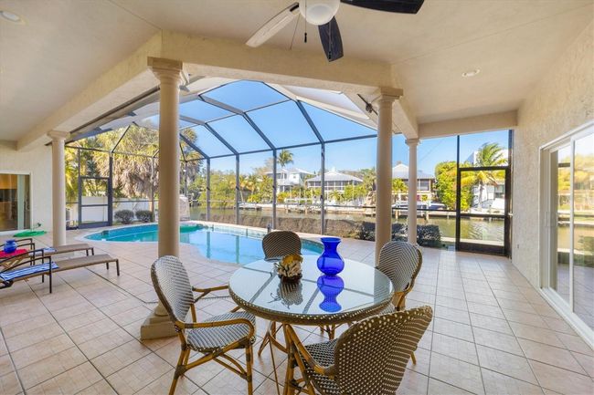 4937 Oxford Dr, House other with 3 bedrooms, 2 bathrooms and null parking in SIESTA KEY FL | Image 4