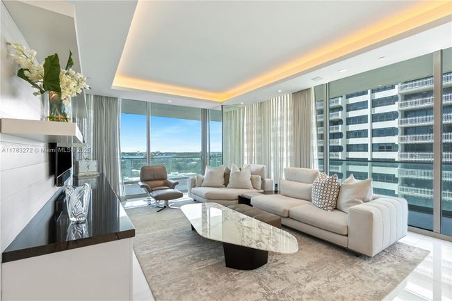 UNIT-1001 - 10203 Collins Ave, Condo with 3 bedrooms, 5 bathrooms and null parking in Bal Harbour FL | Image 14