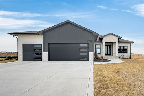 2922 Nw Beechwood Dr, Grimes, IA, 50111-5301 | Card Image