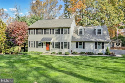 5065 Cherrywood Dr, MOHNTON, PA, 19540-8130 | Card Image