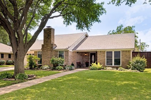 2253 Farrington Ln, Hurst, TX, 76054-2812 | Card Image