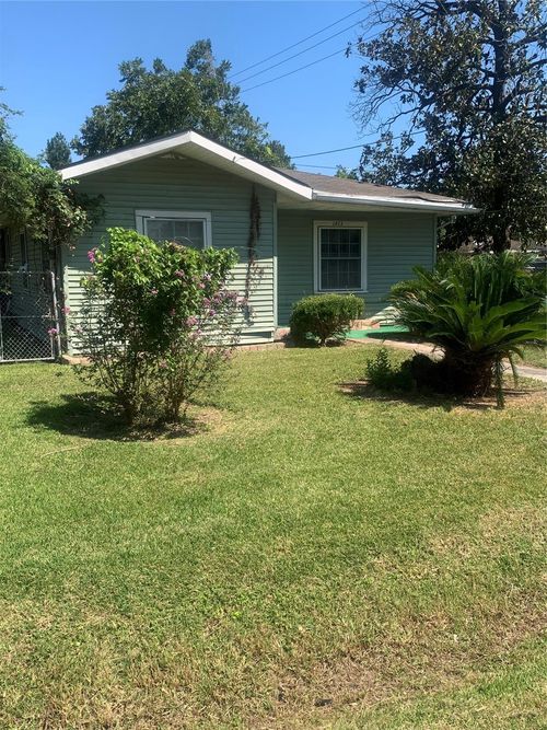 3823 Crandon St, Houston, TX, 77026-3719 | Card Image