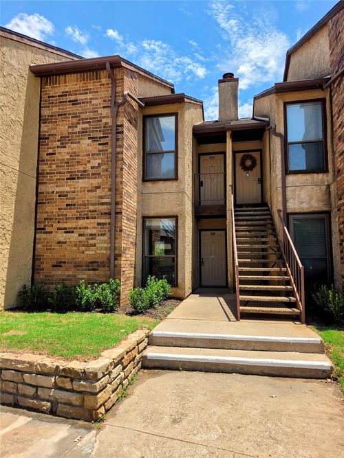 3211-2103 Friendly Dr, Arlington, TX, 76011-2909 | Card Image